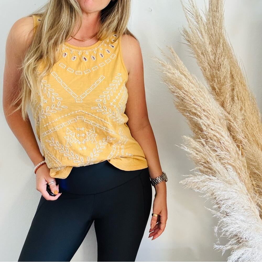VINTAGE SONOMA Gold Mustard Yellow Cream Embroidery Pattern Tank Top Shirt S